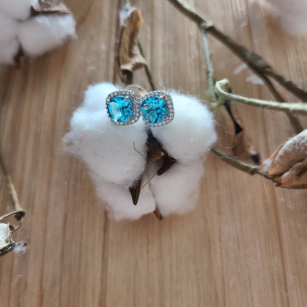 GORGEOUS!!! Aquamarine Halo cut CZ earrings in SILVER - Picture 6 of 11